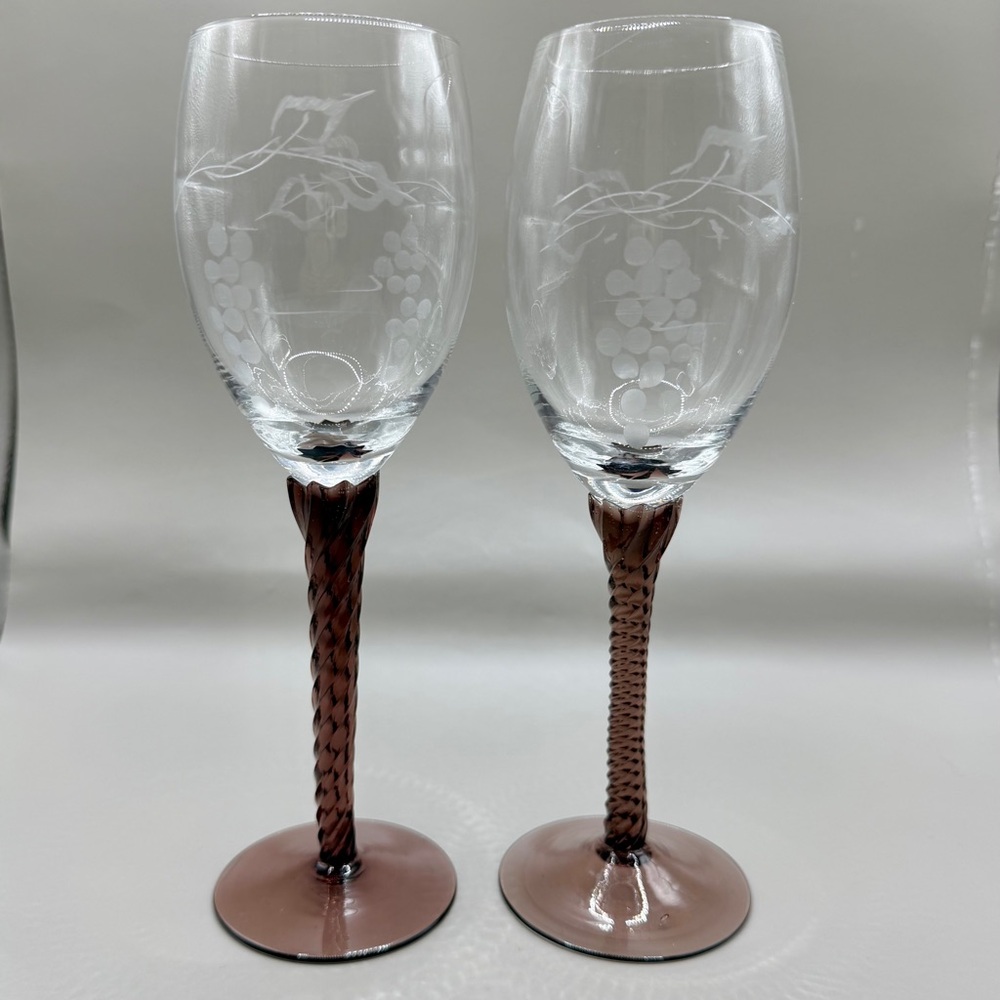 Vintage Amethyst Purple Twisted Stem Wine Glasses - Etched‎ Grapevine (Set of 2)